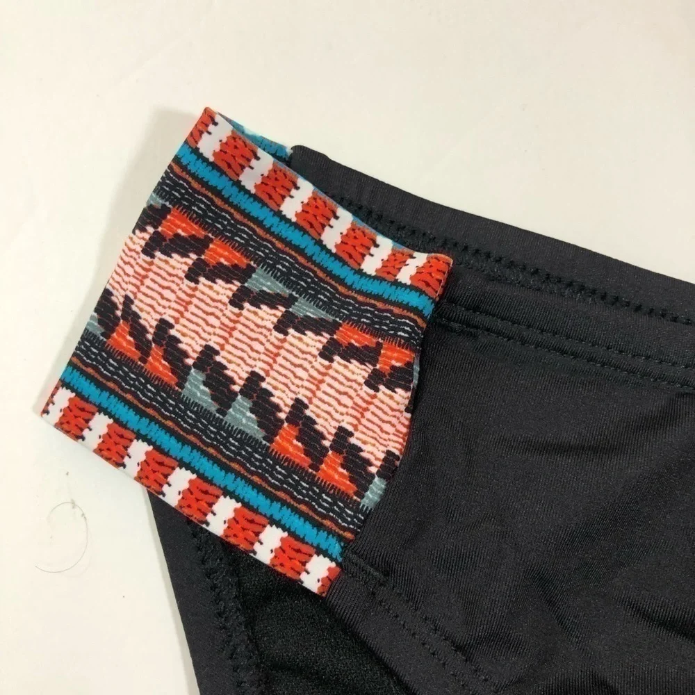 Kenneth Cole Black Geometric Bikini Bottom S